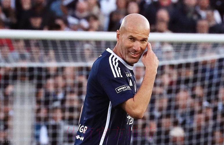 法媒:齐达内若离开皇马可能休假 然后接手法国队